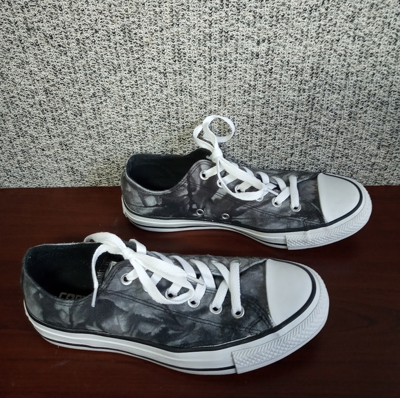 dye converse black